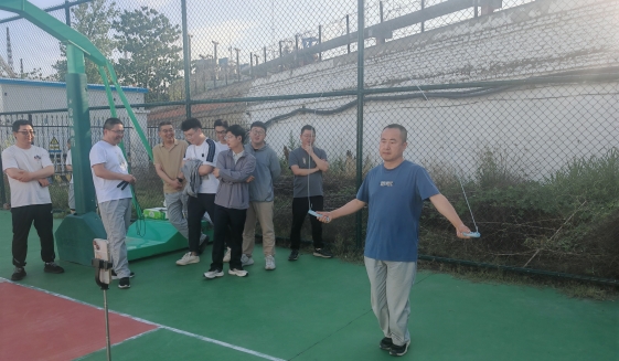 “绳”采飞扬 动在谢桥